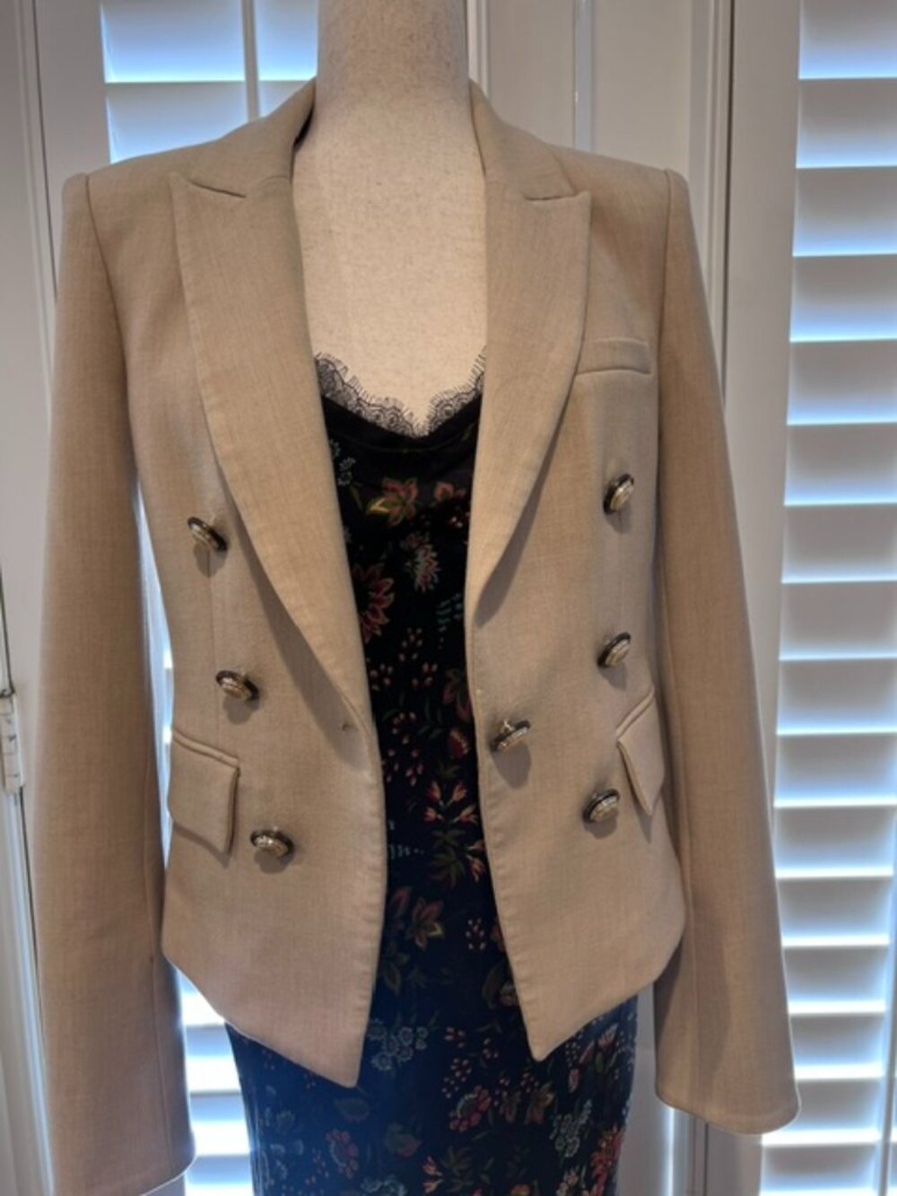 Veronica Beard Blazer, Size 8, Cream color, stripe lining